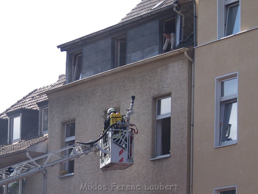 Brand Wohnung mit Menschenrettung Koeln Vingst Ostheimerstr  P086.JPG